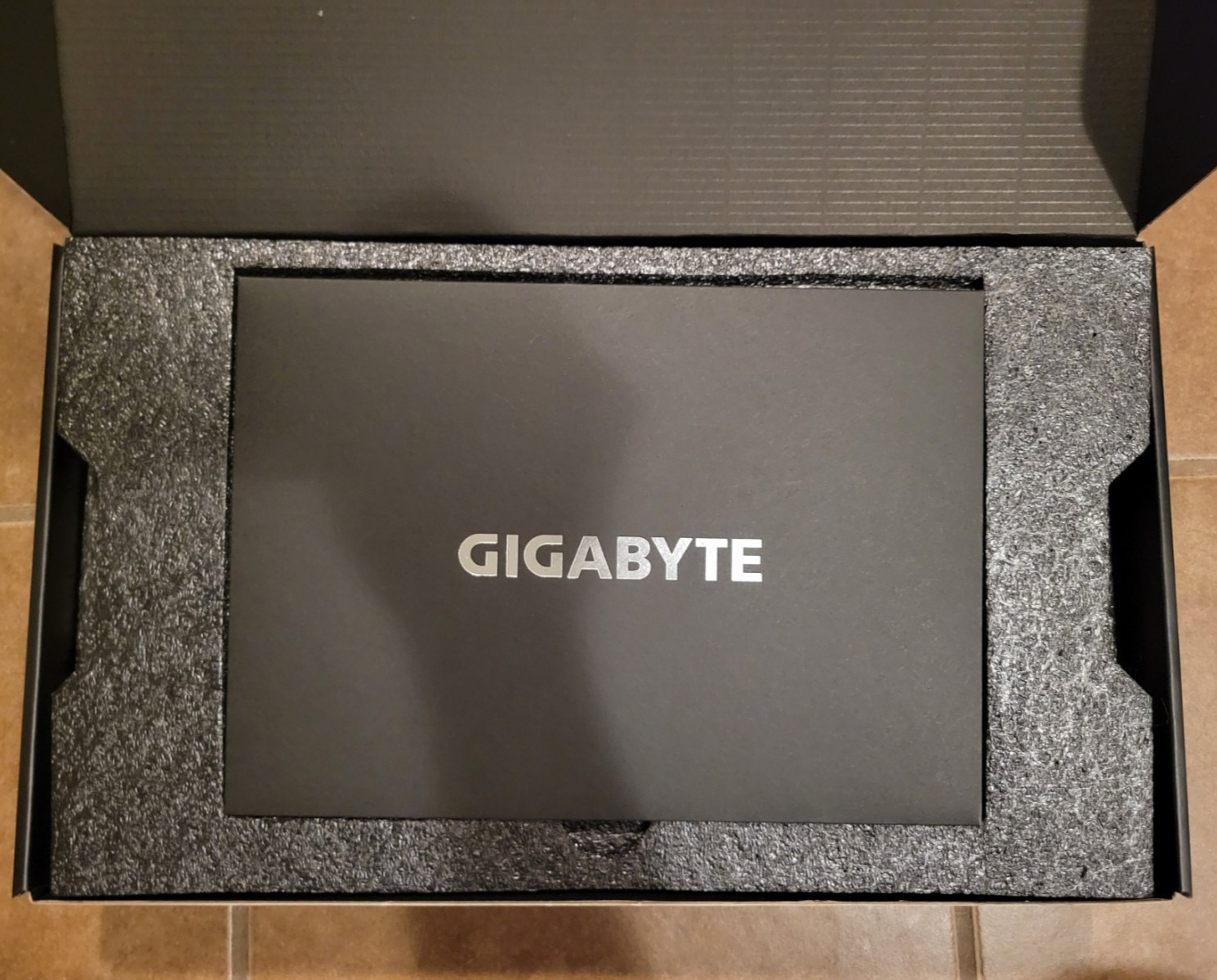 GIGABYTE GeForce RTX 3070 GAMING OC 8G GDDR6 Graphics Card w/ Original Box