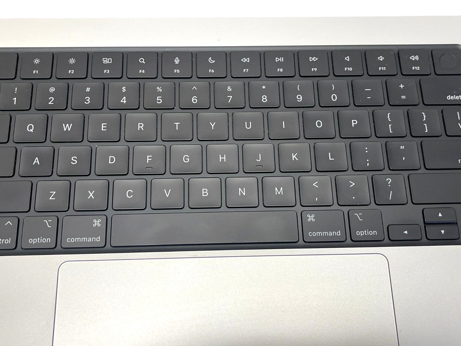 OEM Apple MacBook Pro 16″ M1 2021 A2485 Top Case Keyboard Palmrest Silver – A