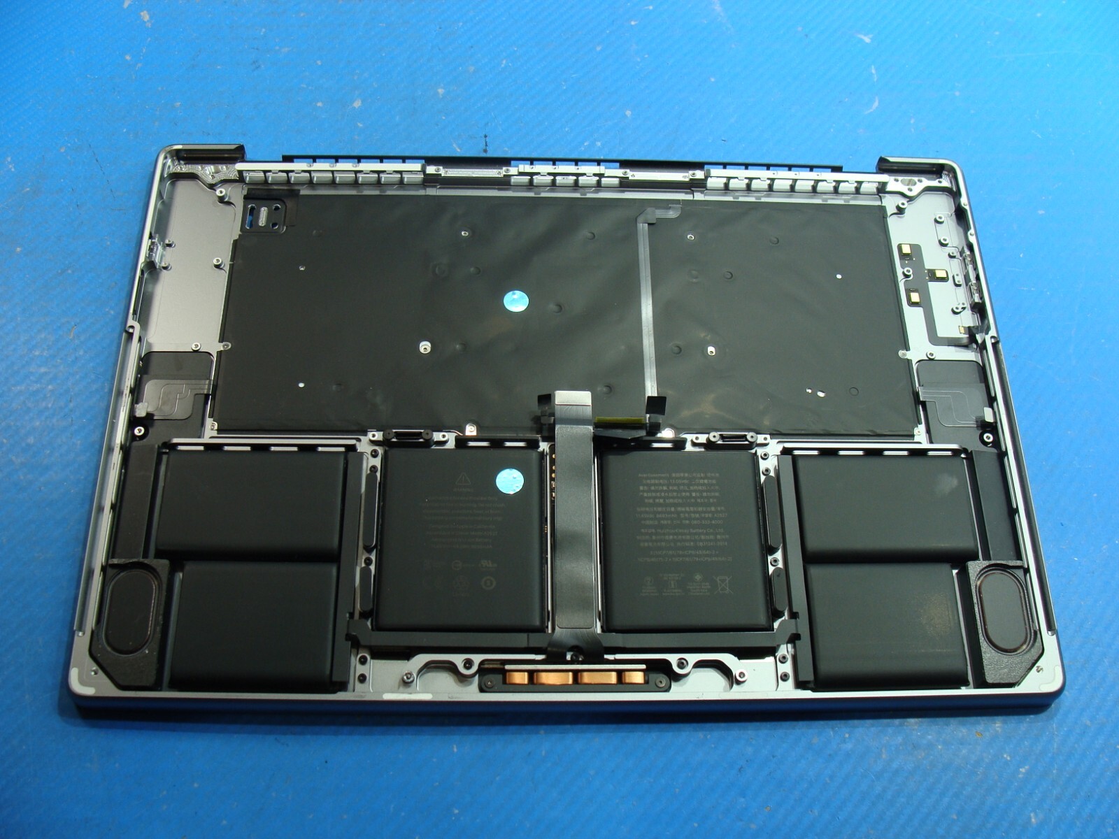 MacBook Pro A2485 2021 MK1E3LL/A 16″ Top Case Palmrest w/Battery Space Gray