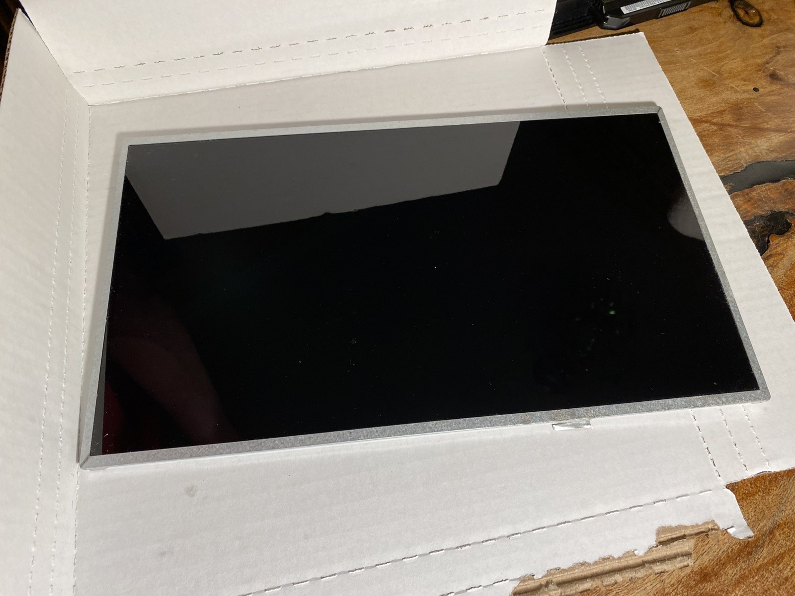 LG Display 15.6″ LCD Laptop Screen 1366×768 HD Glossy 40pin LP156WH4-TLN2