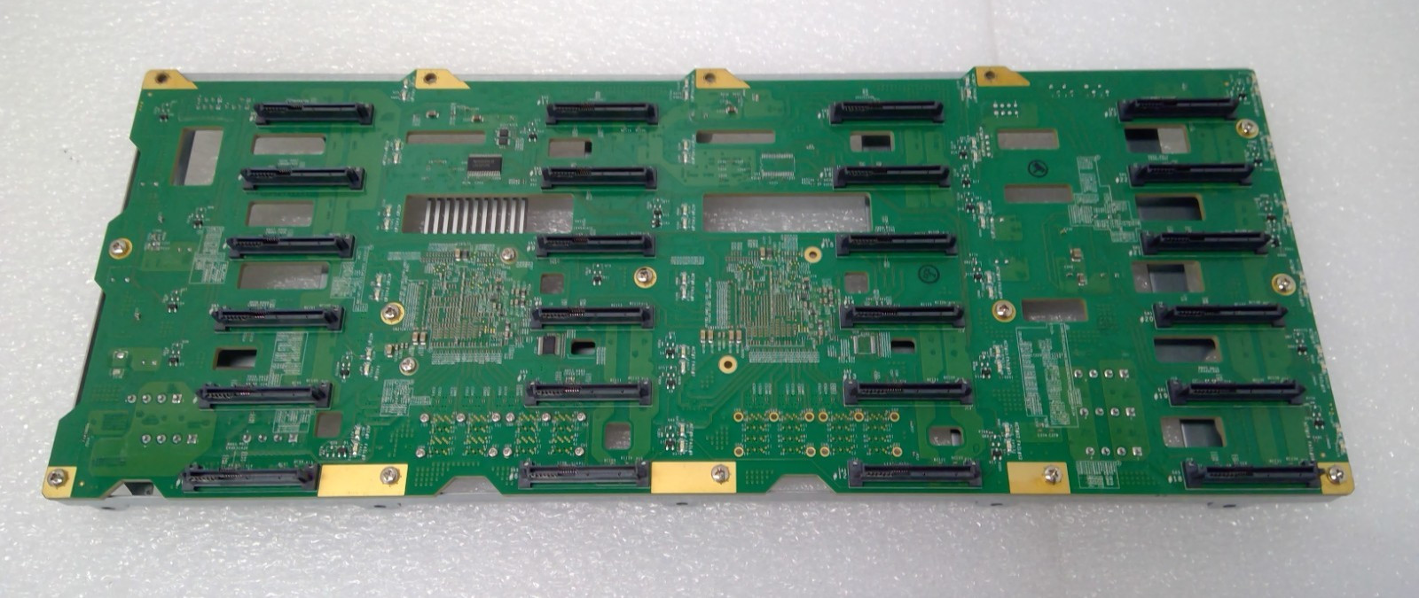 Supermicro BPN-SAS3-846EL1 4U 24-Bay 12Gbps SAS3/SATA3 Single Expander Backplane