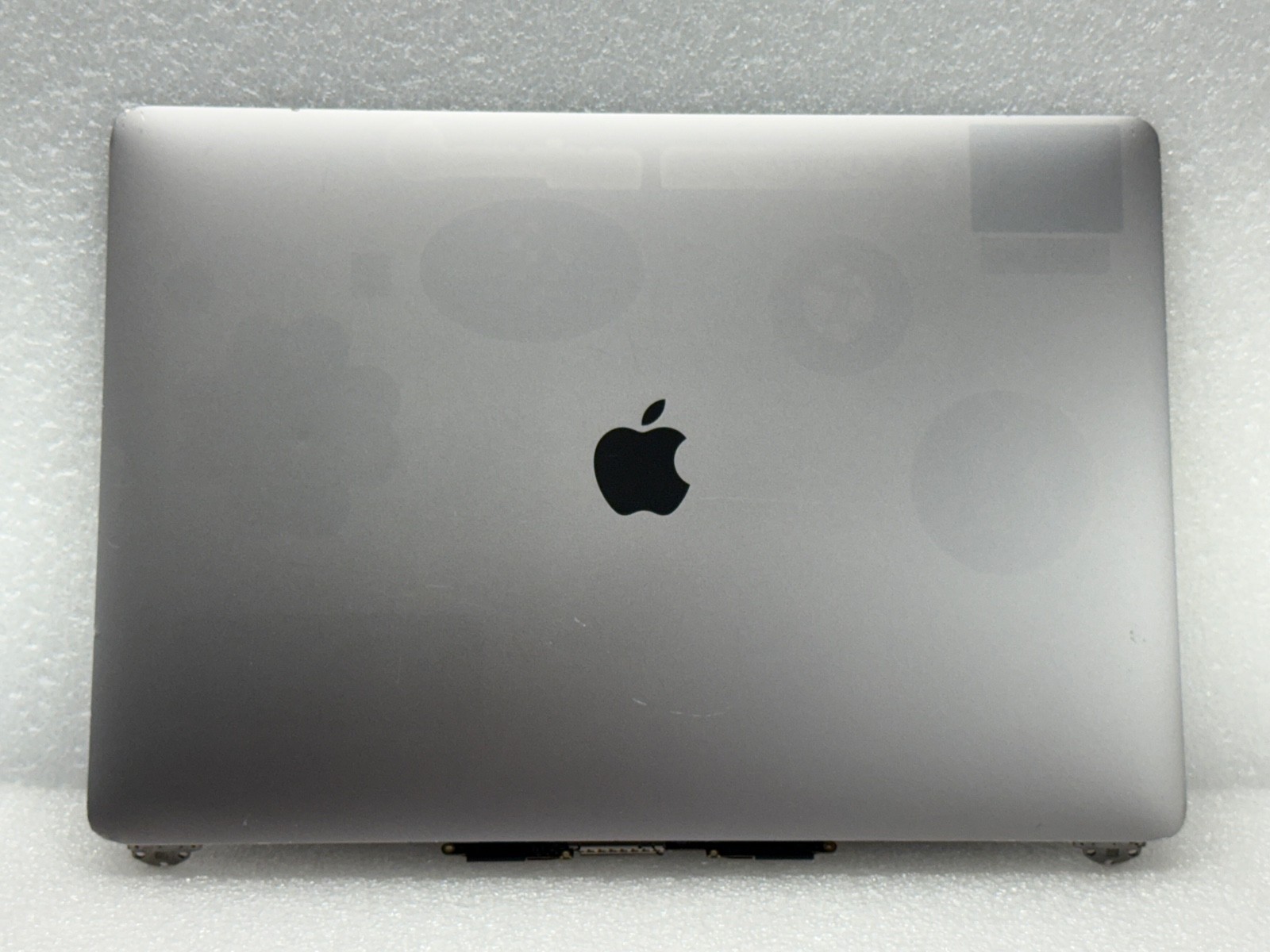 Genuine Apple LCD Screen Assembly 15″ MacBook Pro A1990 2018 2019 – Space Gray