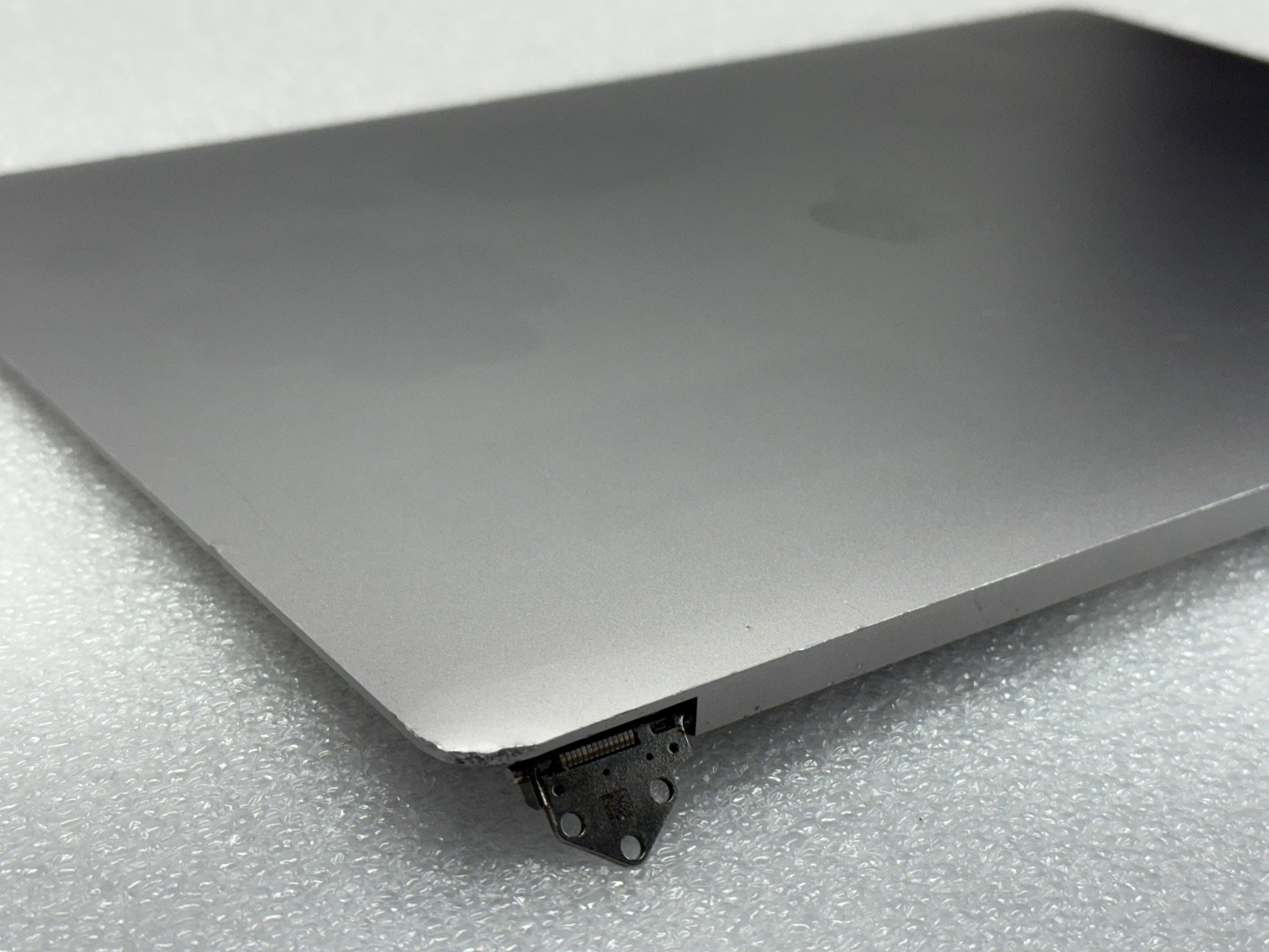 Genuine Apple LCD Screen Assembly 15″ MacBook Pro A1990 2018 2019 – Space Gray