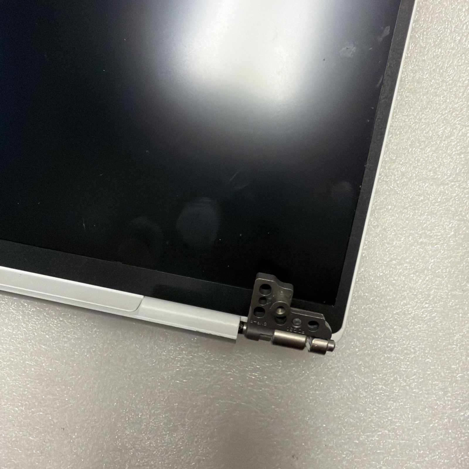 Used Dell XPS 15 9500 9510 9520 15.6″ FHD SILVER White LCD FKR1K GMW9D N9