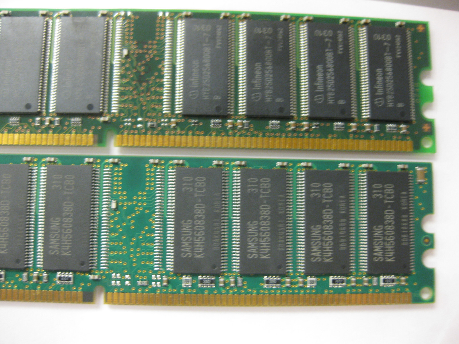 1GB 2x512MB DDR-266 PC-2100 CL2.5 2.5V DIMM ECC, Infineon Samsung