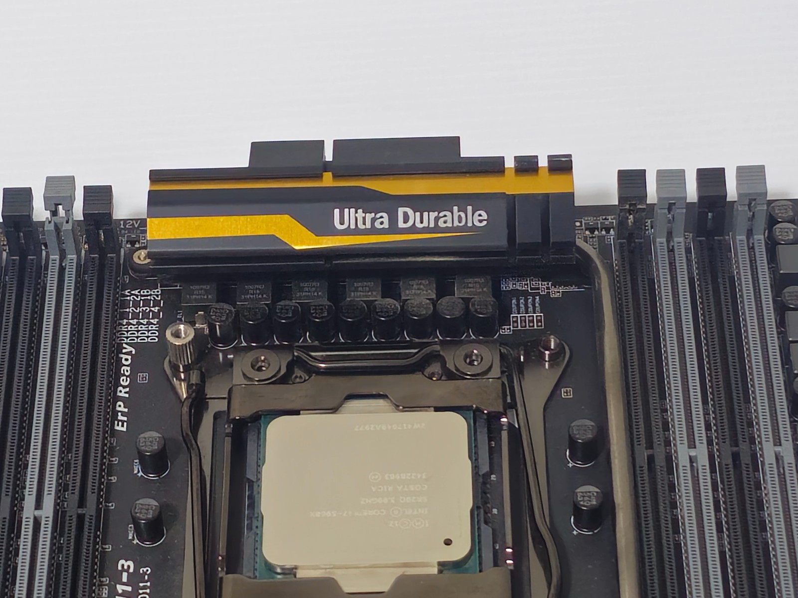 Gigabyte GA-X99-UD4 LGA2011-3 ATX Motherboard Intel X99 DDR4 USB 3.0