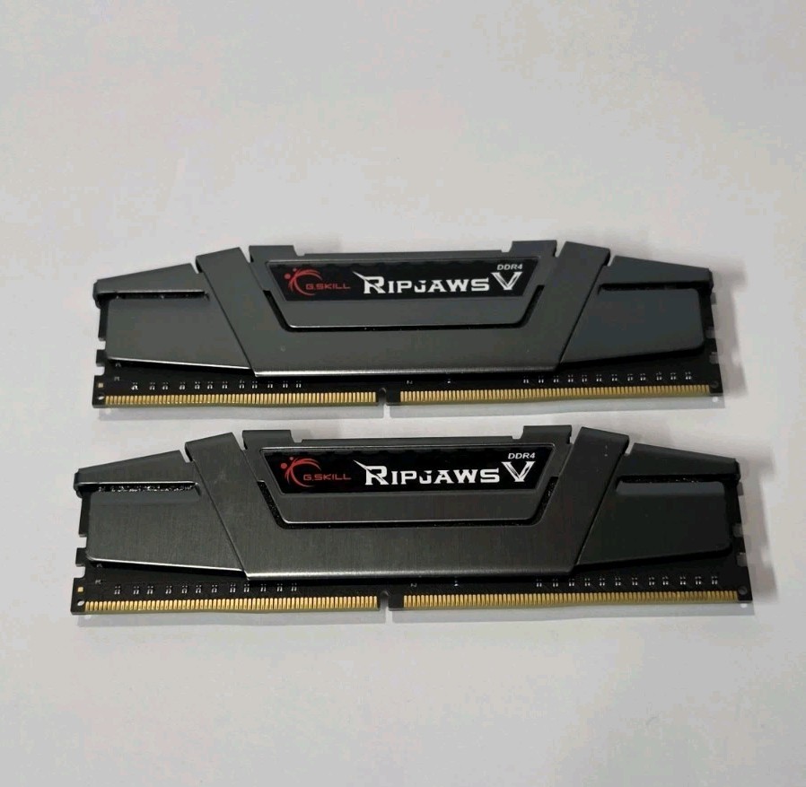 G.Skill Ripjaws V 16GB 2x8GB DDR4-3200 CL16 F4-3200C16D-16GVGB Desktop RAM