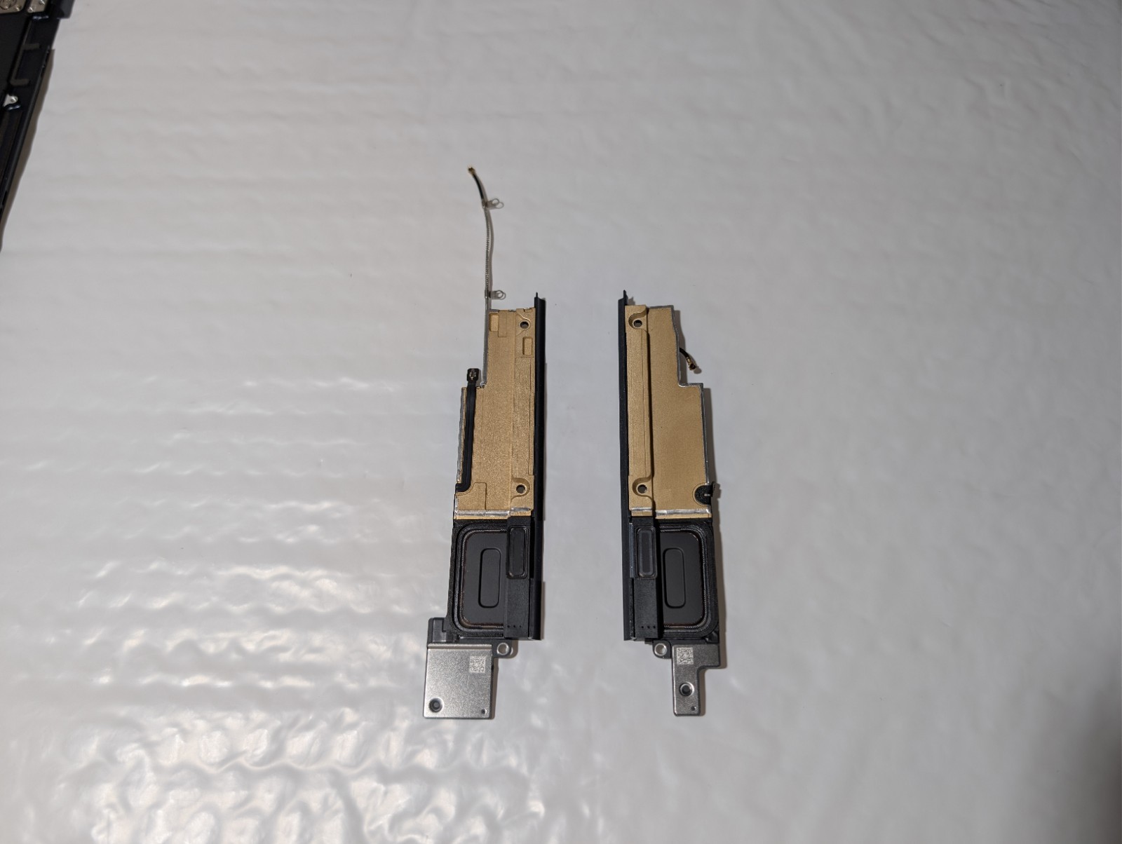 APPLE MACBOOK AIR 2026 A3449 Midnight PALMREST, BATTERY AND SPEAKERS