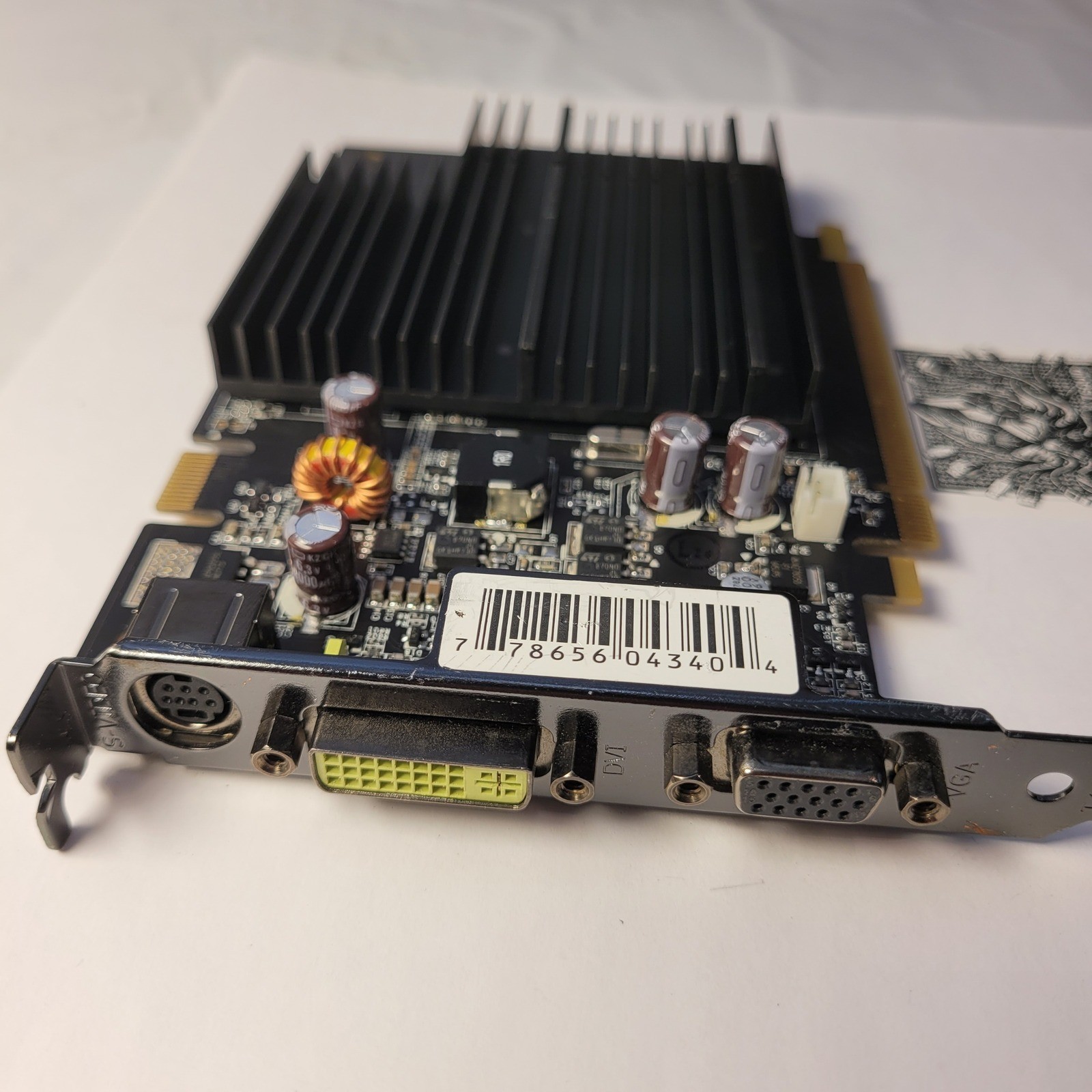 XFX GeForce 7300 GT PV-T73E-YARG 512MB DDR2 TV DVI PCI-E Graphics Card