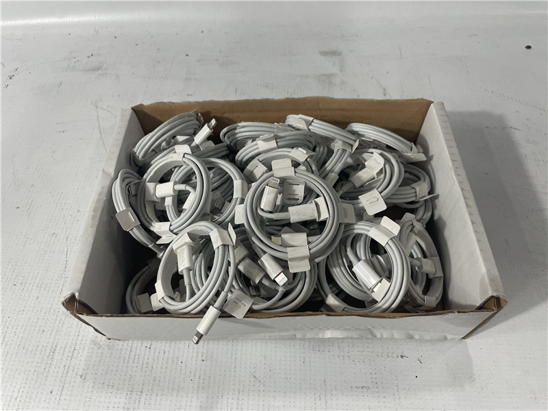 Apple USB C to Lightning Cable 1M White New Unopened Genuine Lot of 39