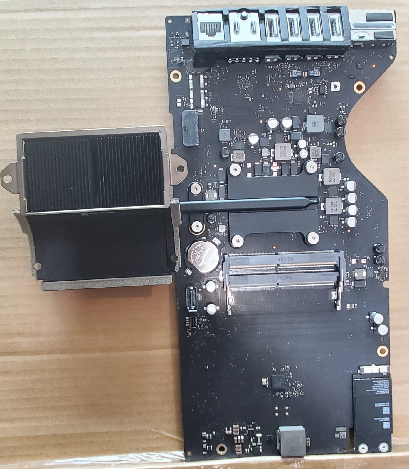 Apple iMac 21.5″ A1418 System Board/Motherboard 820-01069-B Core i5-7360U 2.3GHz