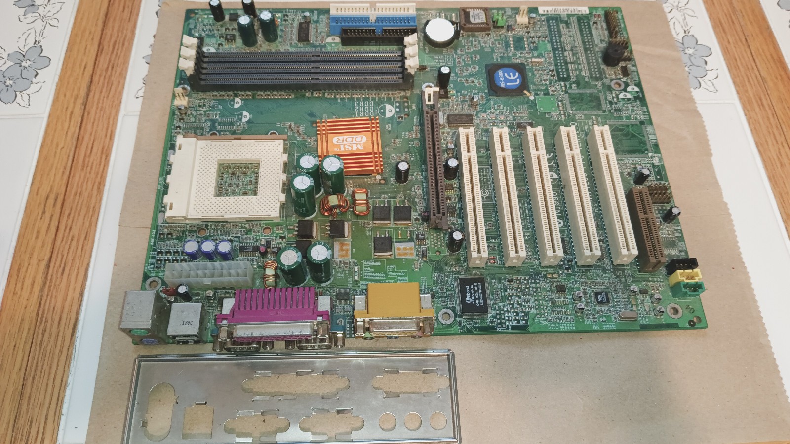 MSI K7T266 Pro Ver 1.0 /MS-6380 LE Socket 462 DDR AGP PCI ATX Motherboard, Works