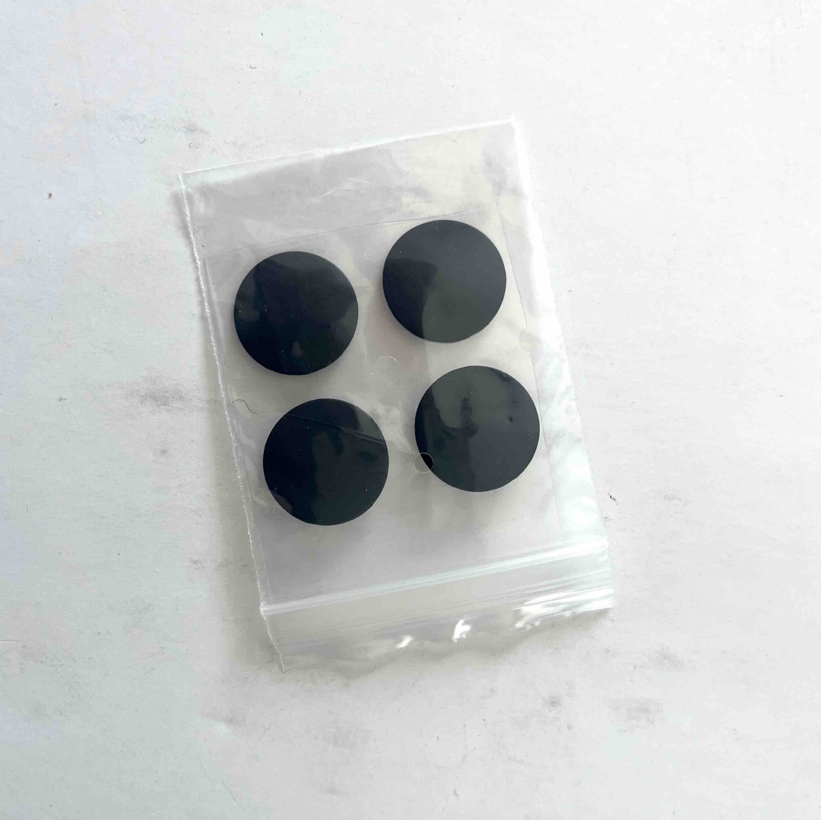 4 Pcs/Set Bottom Case Rubber Feet Replacement for MacBook Pro A1278 A1286 A1297