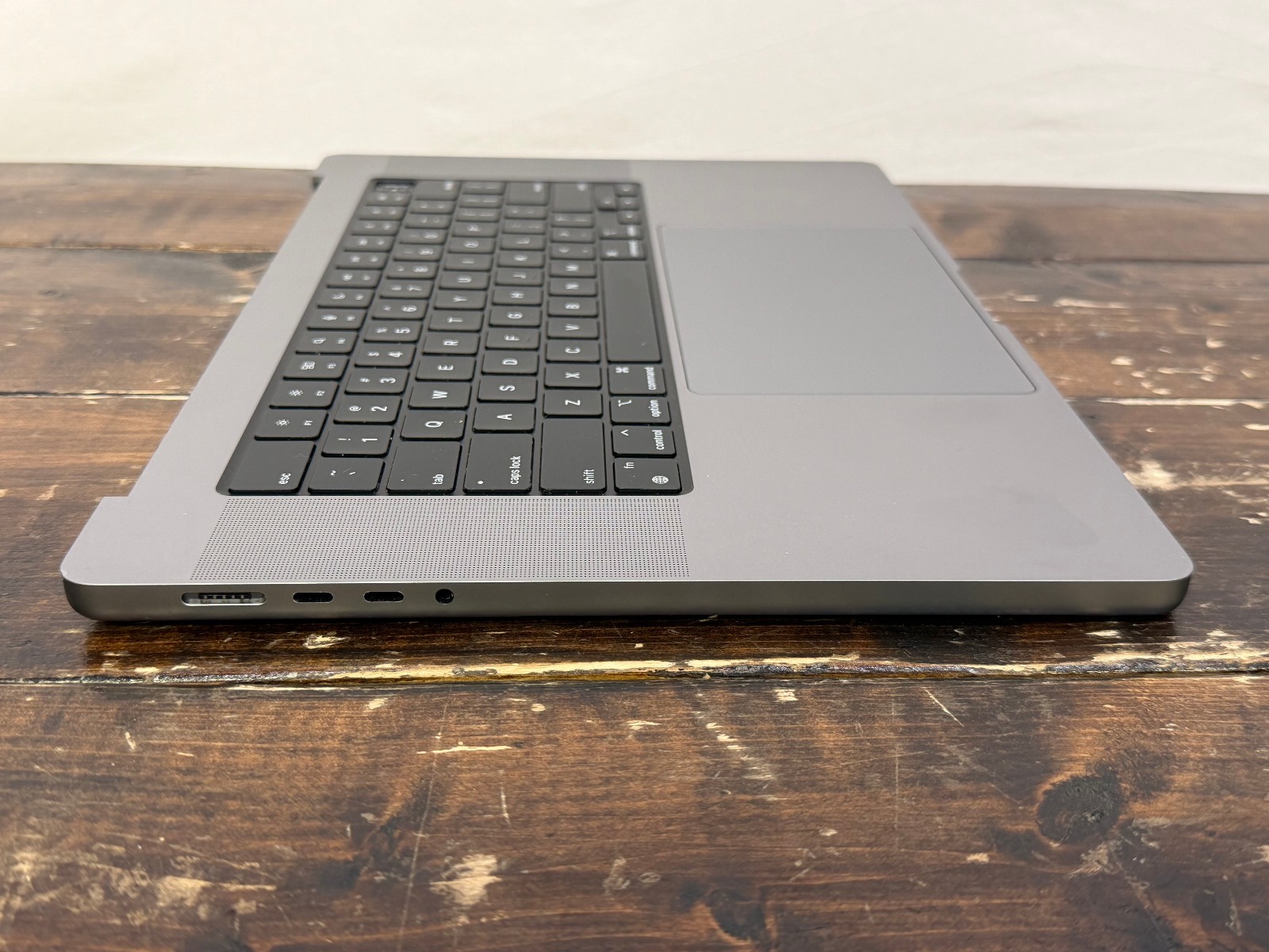 OEM Apple MacBook Pro 16″ M1 2021 A2485 Top Case Keyboard Palmrest Space Gray B