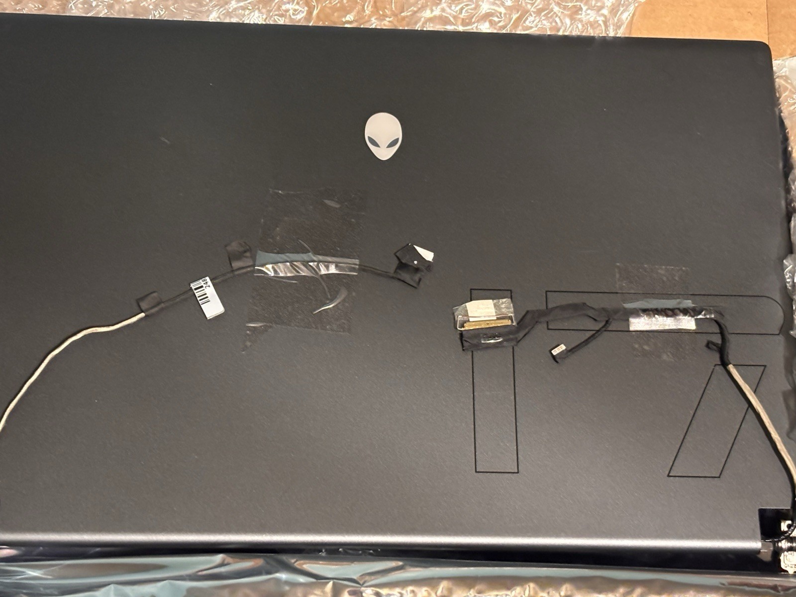 Dell LCD Screen for Alienware m17 R1 17.3″ 1920 x 1080 360hz Black LED screen