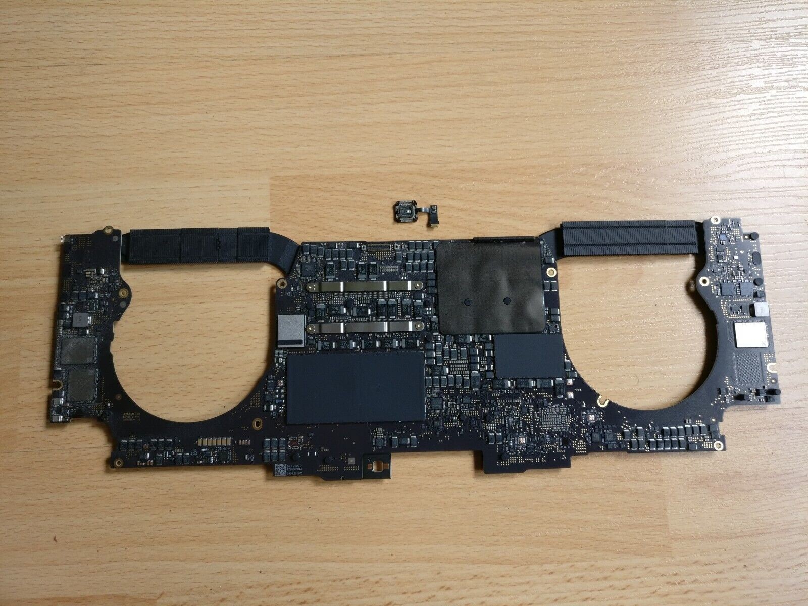 MacBook Pro 16A2141 2019 2.6gh i7 16GB 512GB 820-01700 Logic Board Touch ID READ