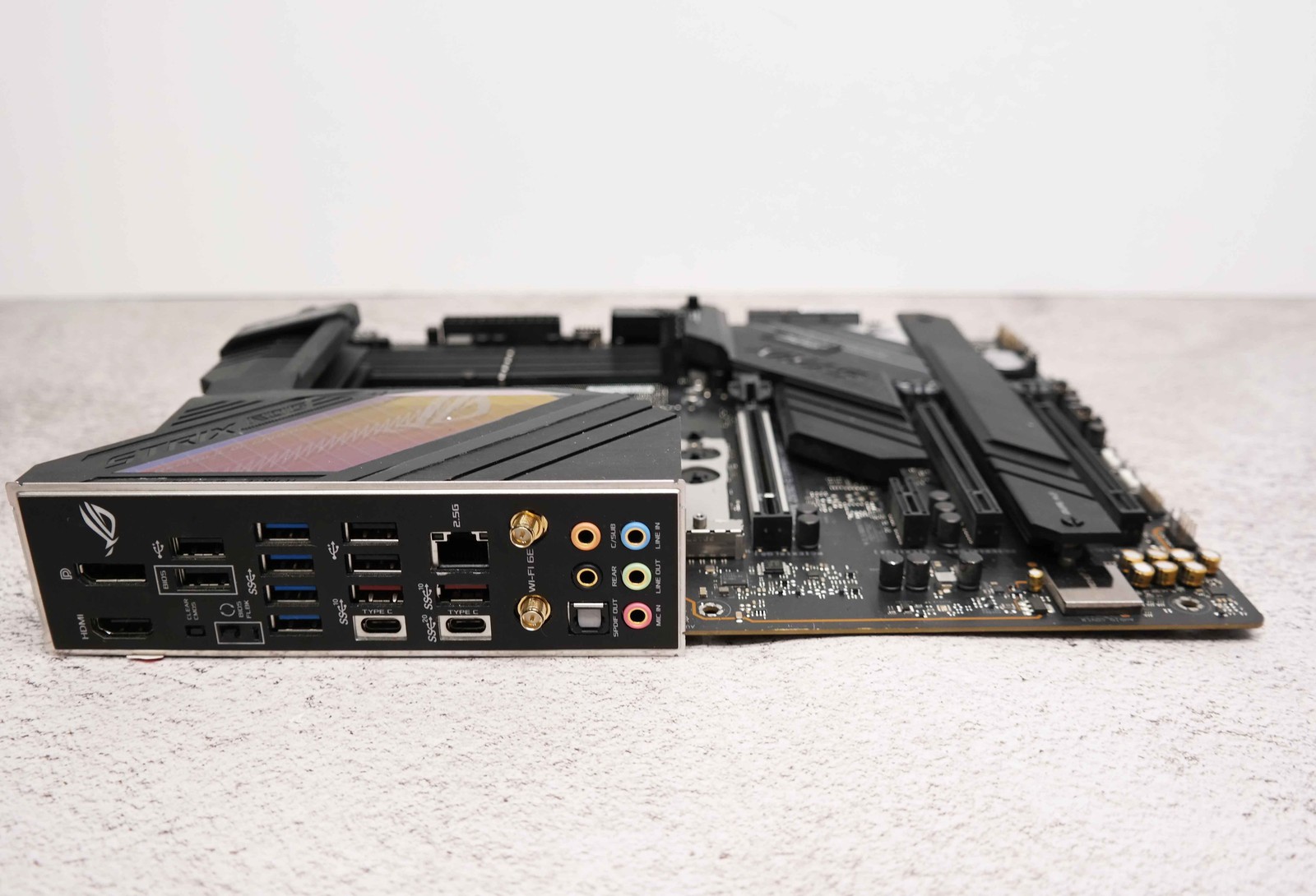 ASUS ROG Strix Z690-E Gaming WiFi LGA 1700 ATX Intel Motherboard BROKEN