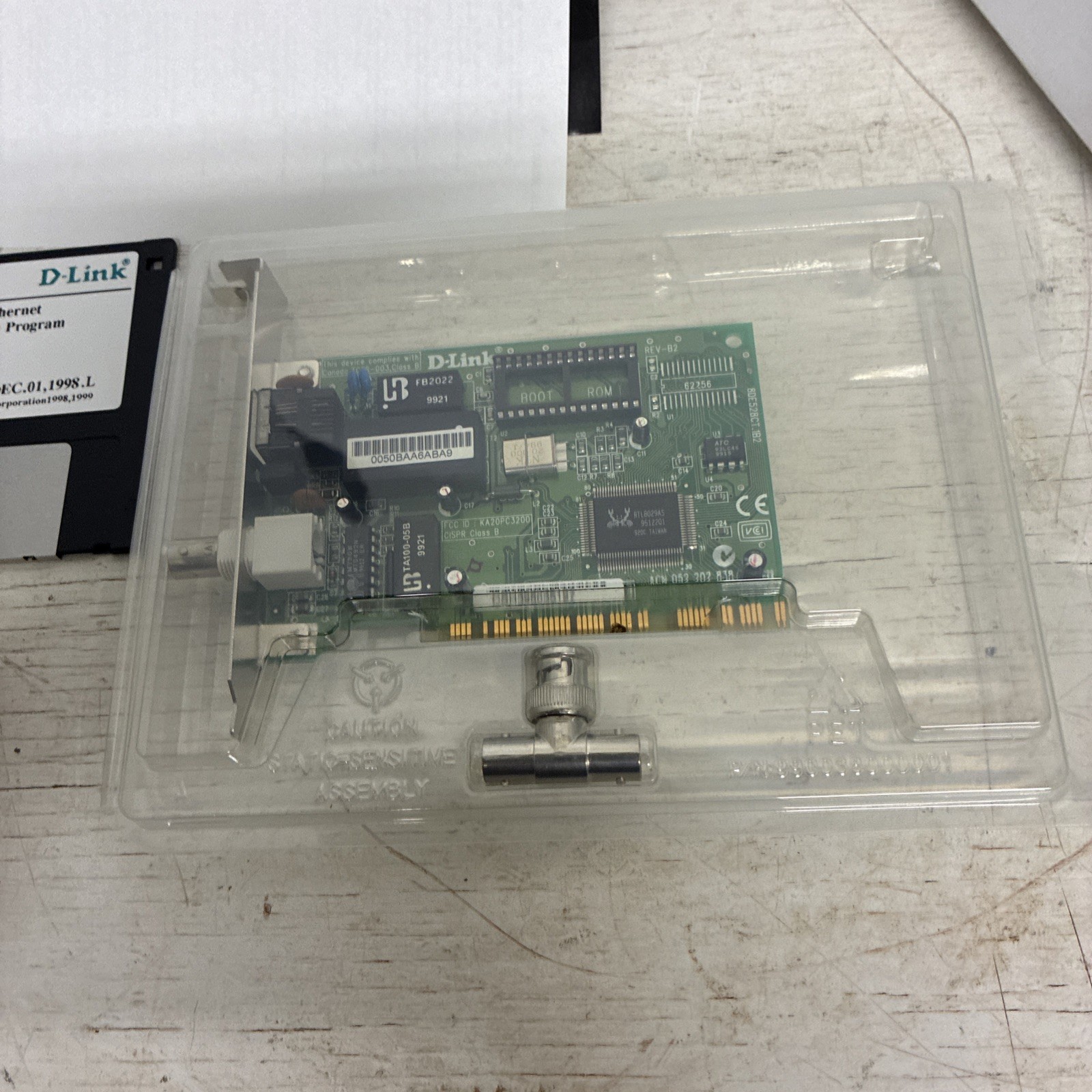 D-LINK DE-528CT 10Mbps Combo 32-Bit Ethernet PCI adapter (NEW Out Of Box) 1999