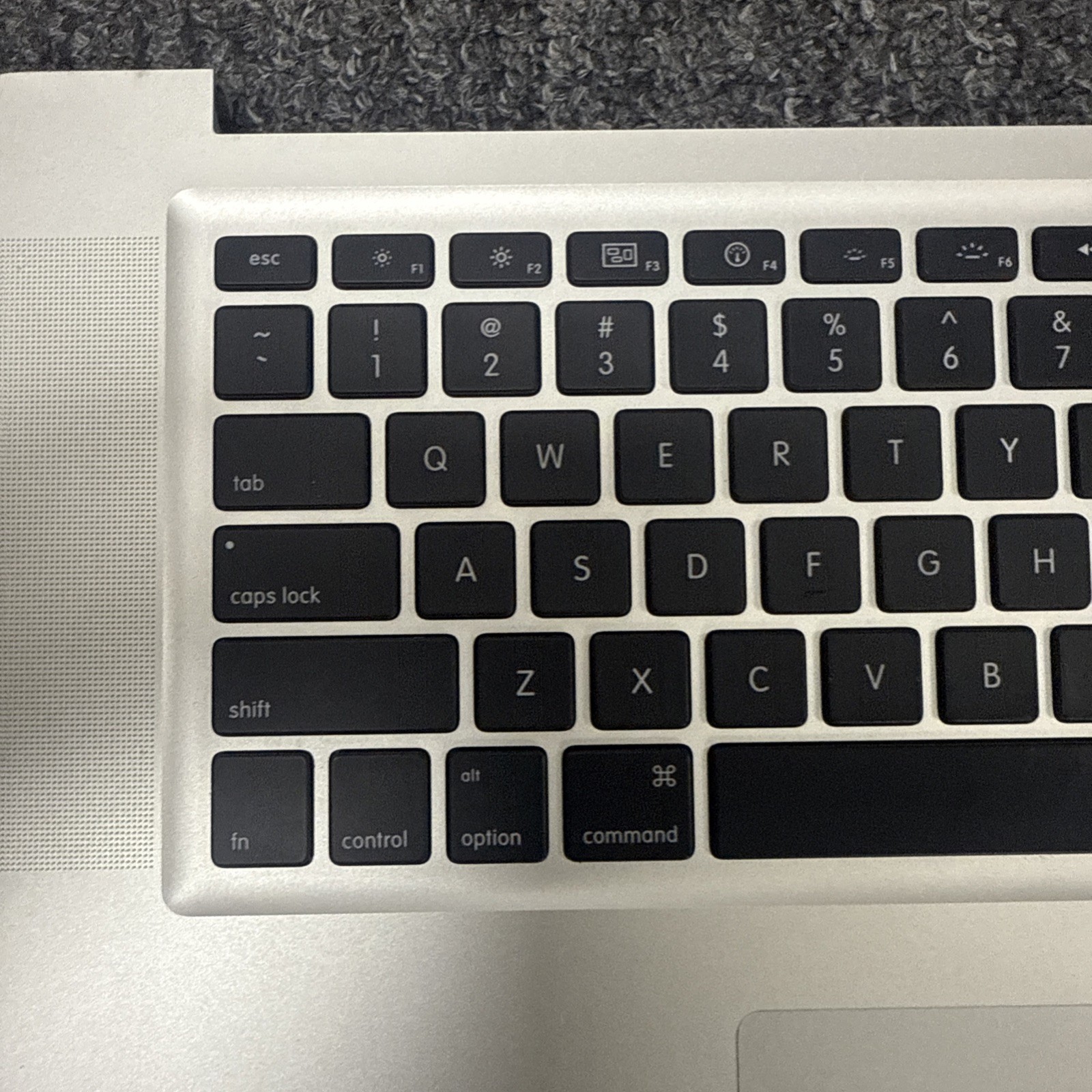 Apple MacBook Pro A1286 2010 2011 2012 – PalmRest Keyboard Trackpad NEW 661-6509