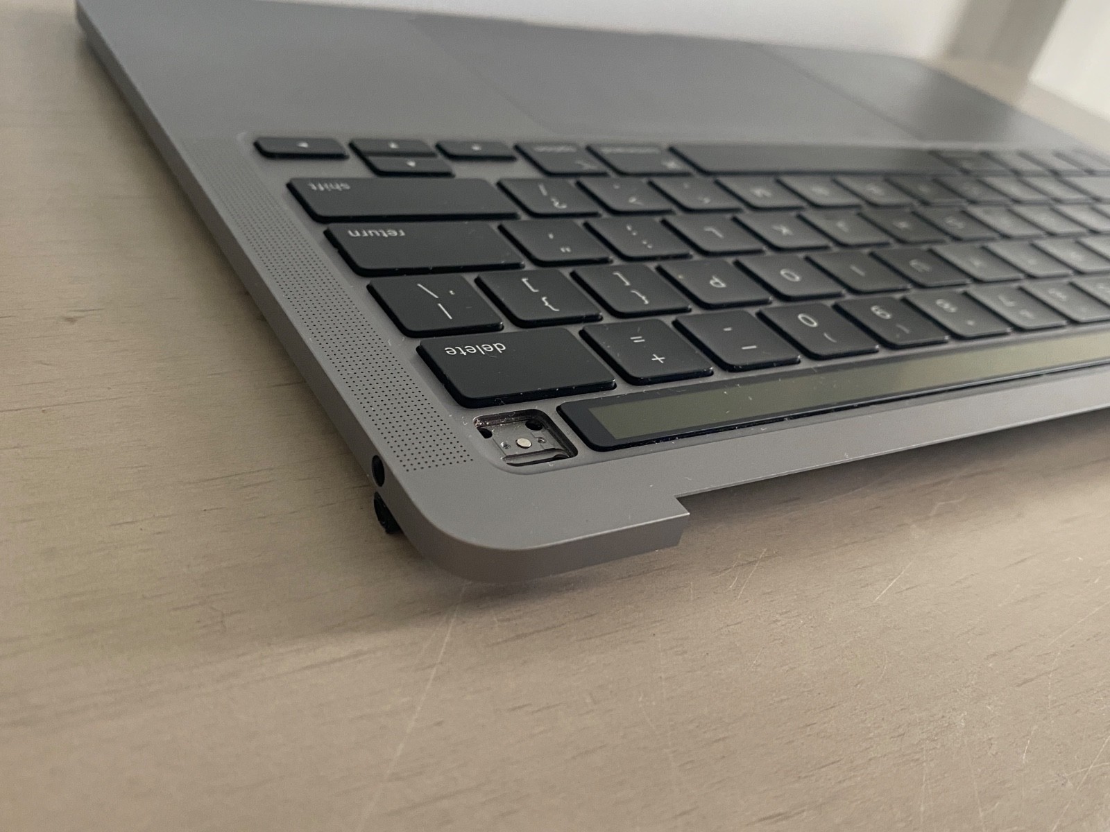 MacBook Pro 13 A2289 Palmrest Top Case Keyboard Touchpad Battery Count 586 Gray