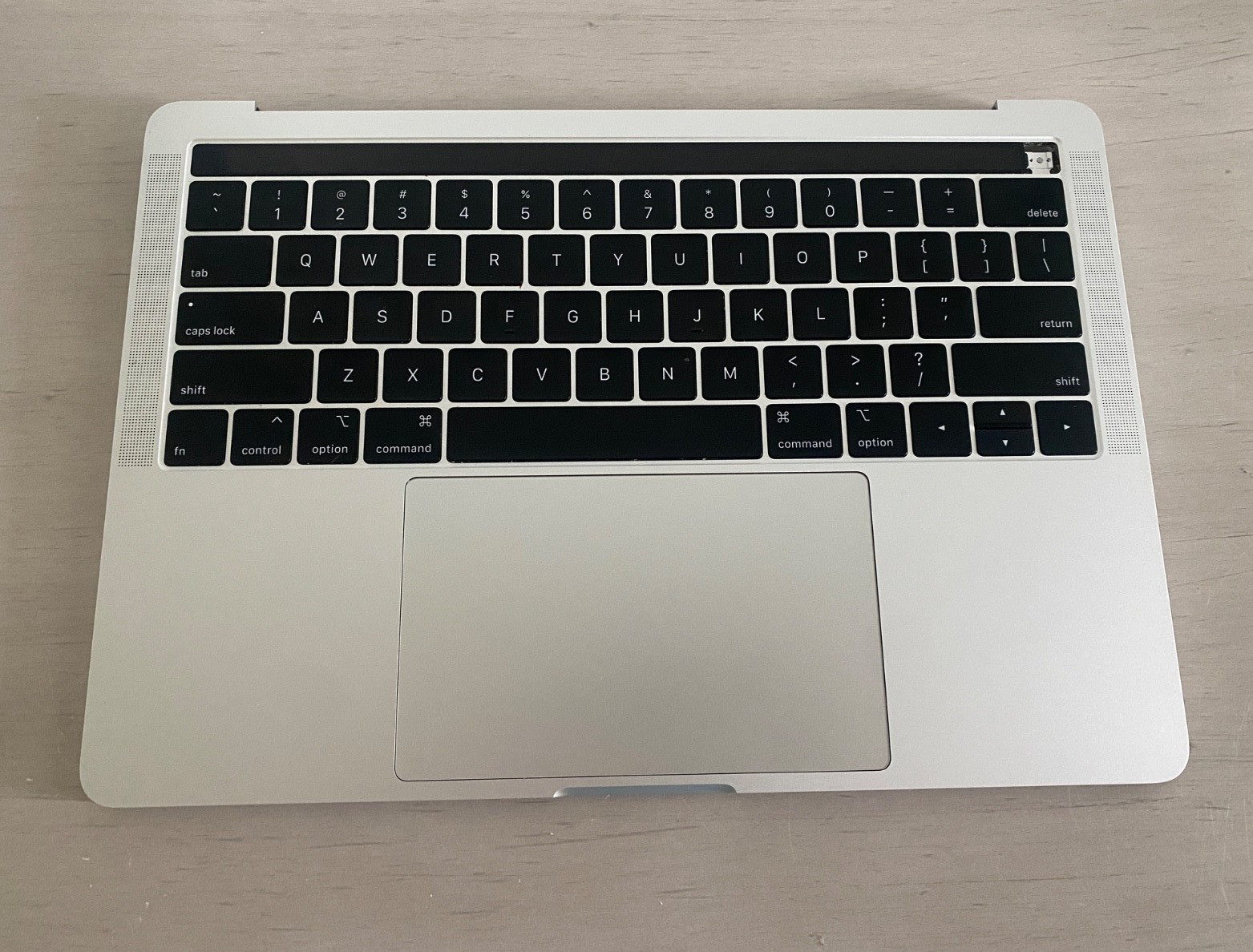 OEM Apple MacBook Pro 13″ A2159 2019 Top Case Keyboard w/ Good Battery – Silver