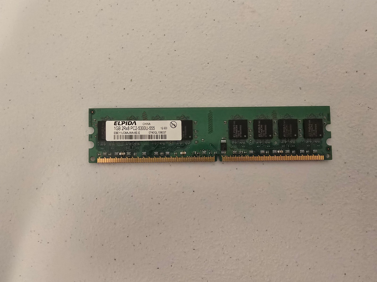 ELPIDA 1GB PC2-5300U-555 DDR2 DIMM 240 Pins Desktop Ram
