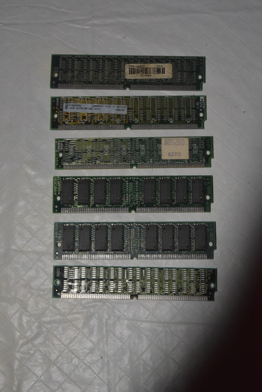Lot of (6) EDO SIMMs – Crucial/Micron and other – Unknown capacity, see photos