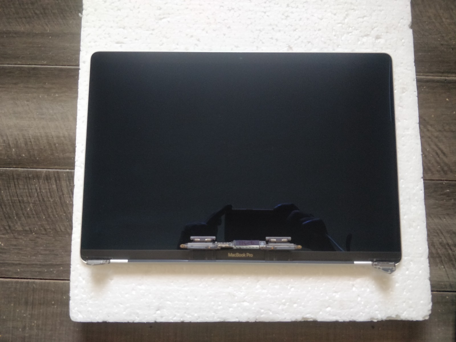 Genuine Apple Macbook Pro 15 inch, A1990, 2018-2019 LCD Screen Assembly, Silver