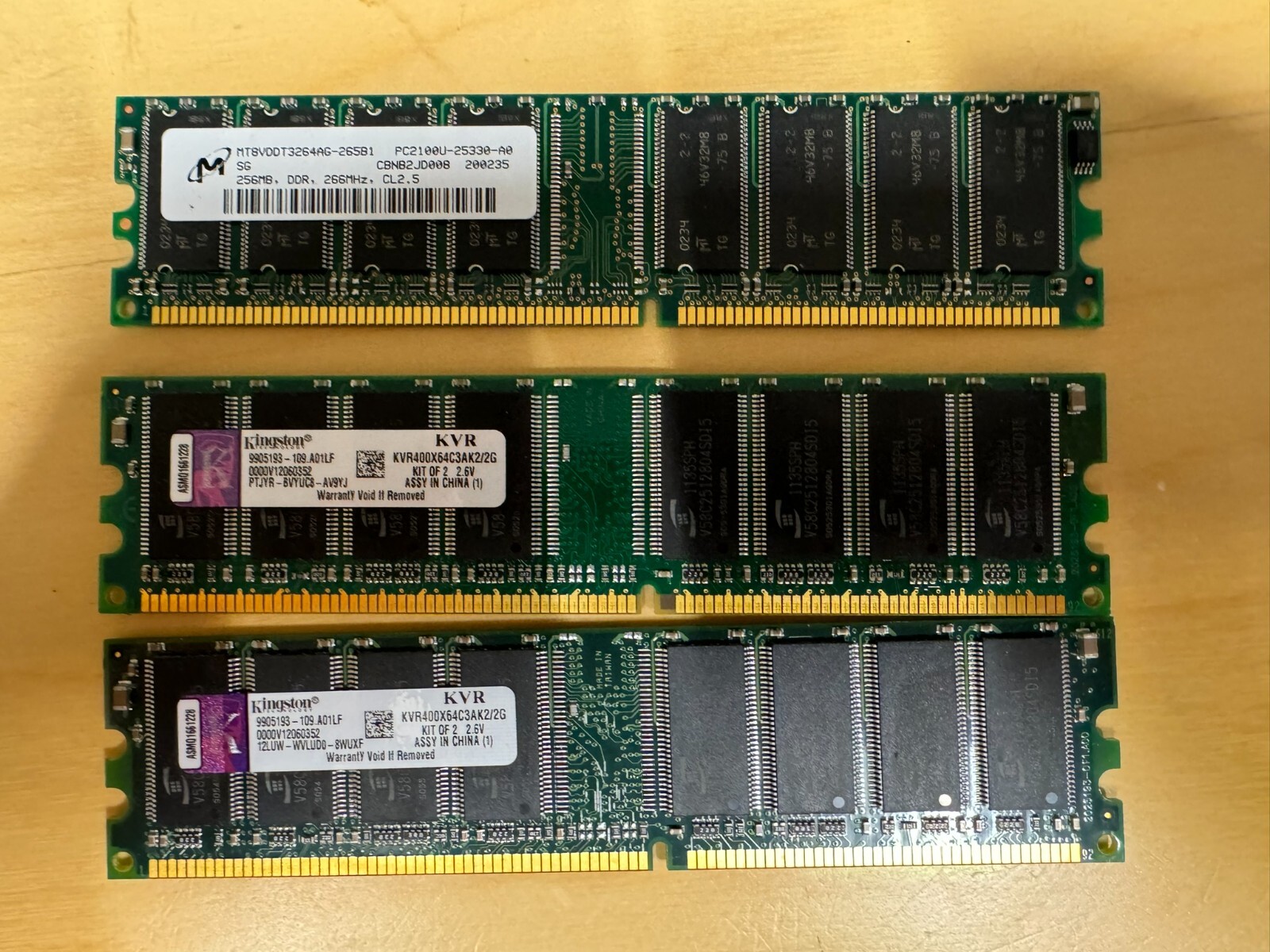 ** Lot of 3 DDR DIMMs Kingston 1GB 256MB