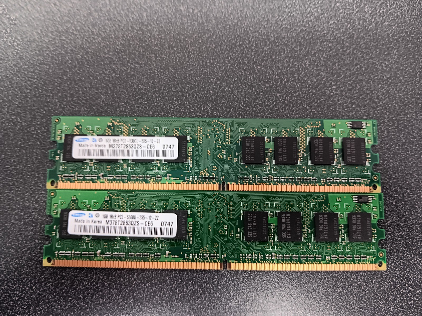 samsung 1 gb 1rx8 pc2-5300u-555-12-zz 2 count