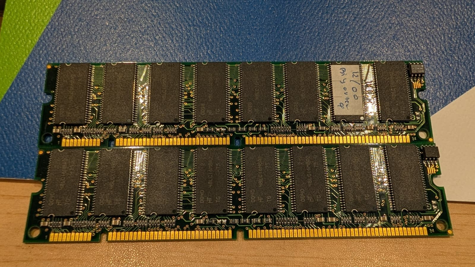 Lot of 2 Hynix Hyundai SDRAM DIMM Memory Modules PC100 PC133 168-Pin Vintage RAM