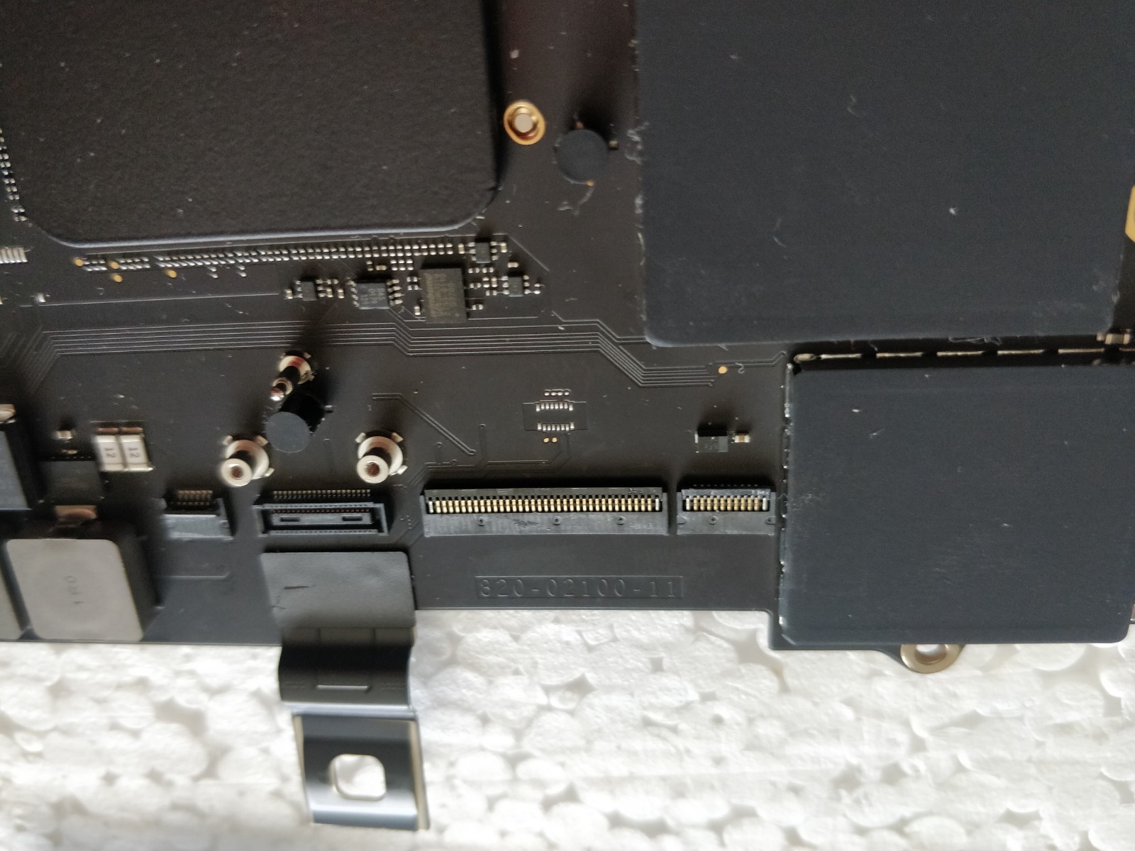 Apple macbook Pro 16, A2485, M1 Logic Board ,3.5 GHz,16 GB, Parts