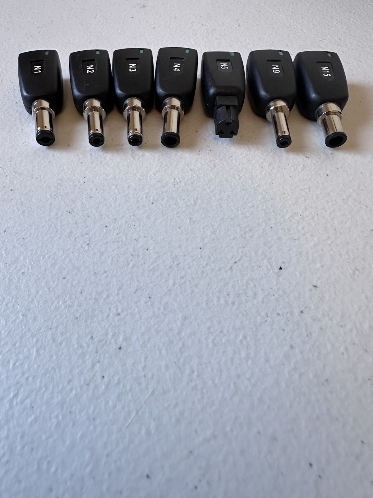 Kensington Portable Power Supply 120W AC/DC Universal Adapter Black Model 33197