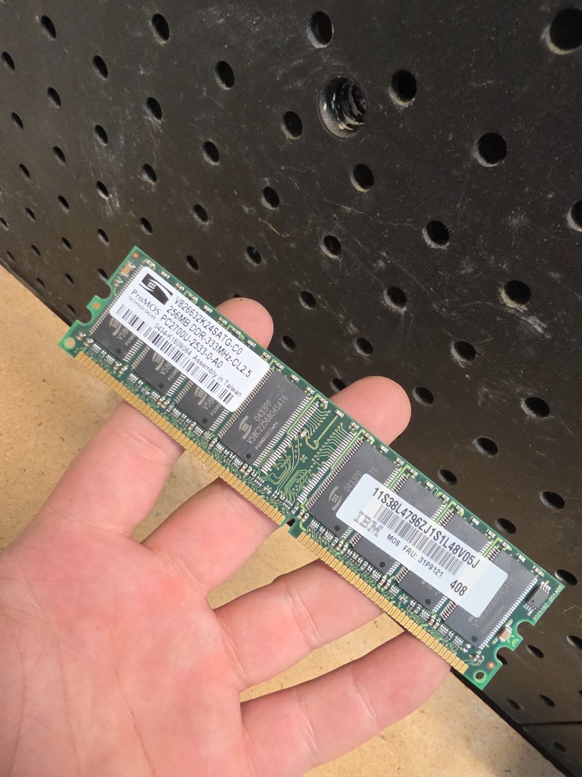 ProMOS 256MB DDR PC2700 DDR-333 CL2.5 184-Pin Desktop RAM V826632K24SATG-C0
