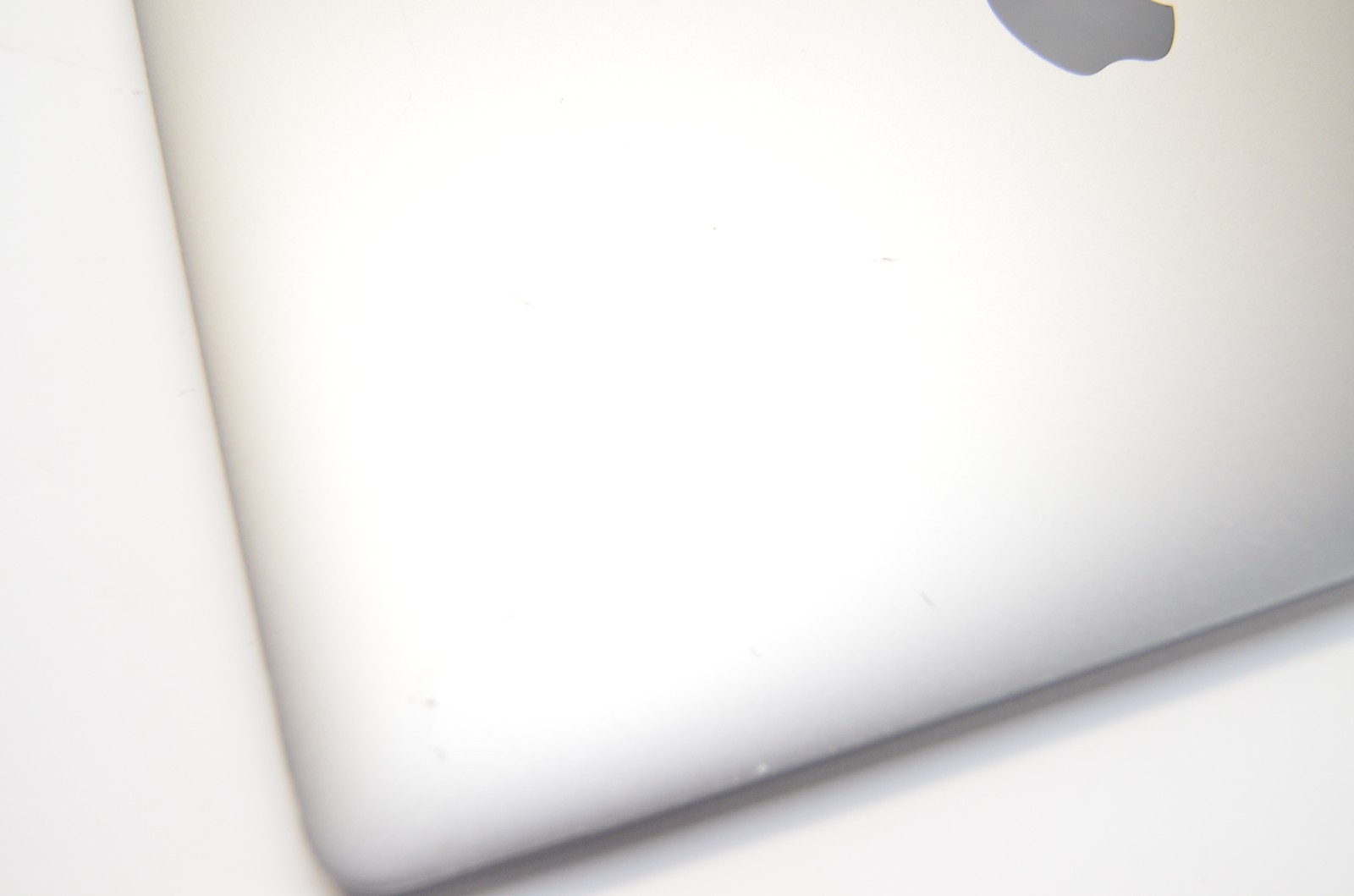 Apple Screen 2016/2017 15″ MacBook Pro A1707 3162 Retina Space Gray Grade B