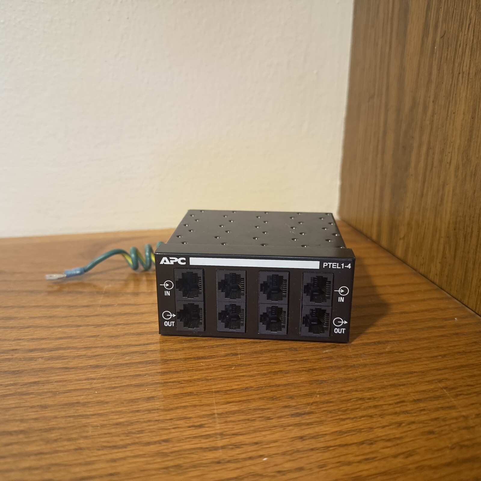NEW APC Protect Net PTEL1-4 1P083255 4 Port Network Line Surge Protection