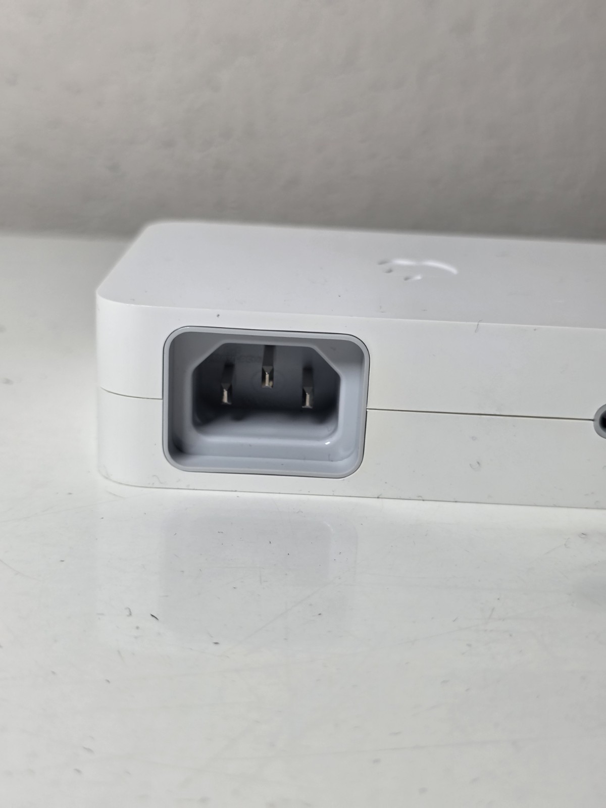 Original Apple A1082 23″ HD Cinema Display 90W Adapter Power Supply A1097