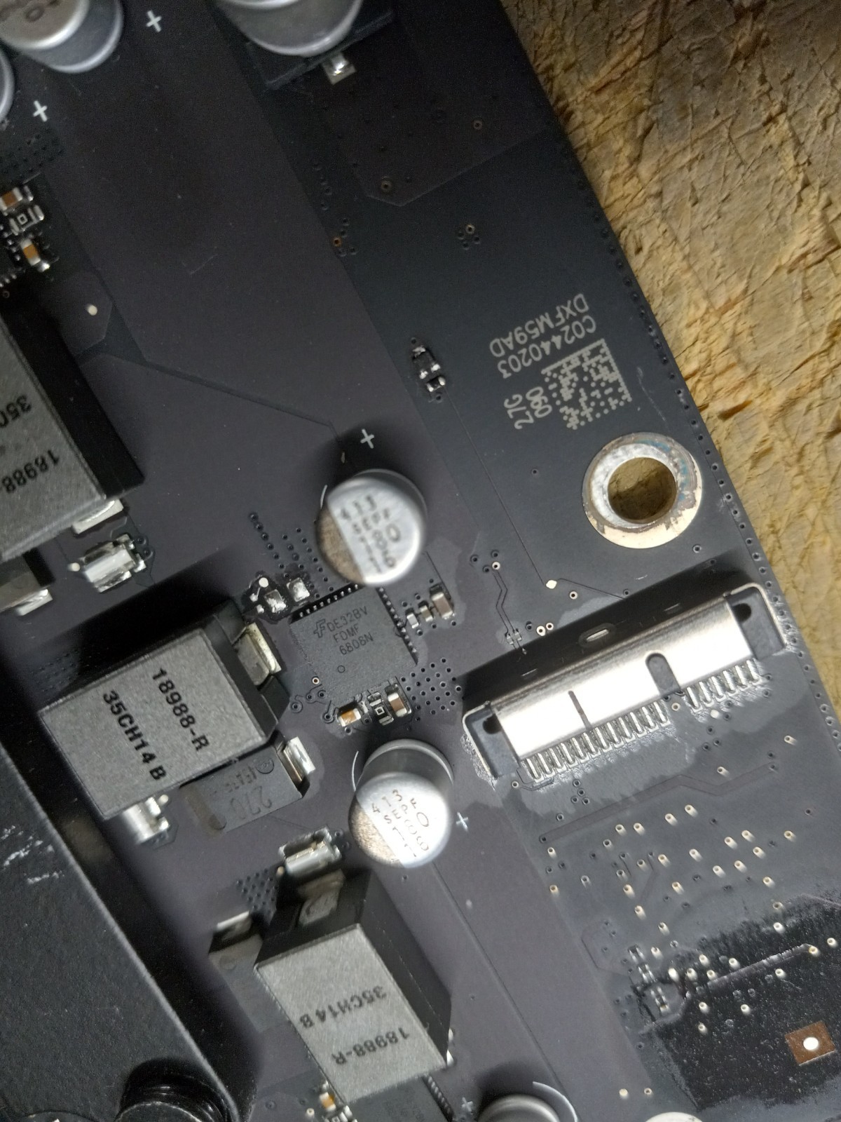 Apple iMac A1418 21.5 Late 2013 i5-4570R 2.7GHz Logic Board 820-3588-A + 16GB RA