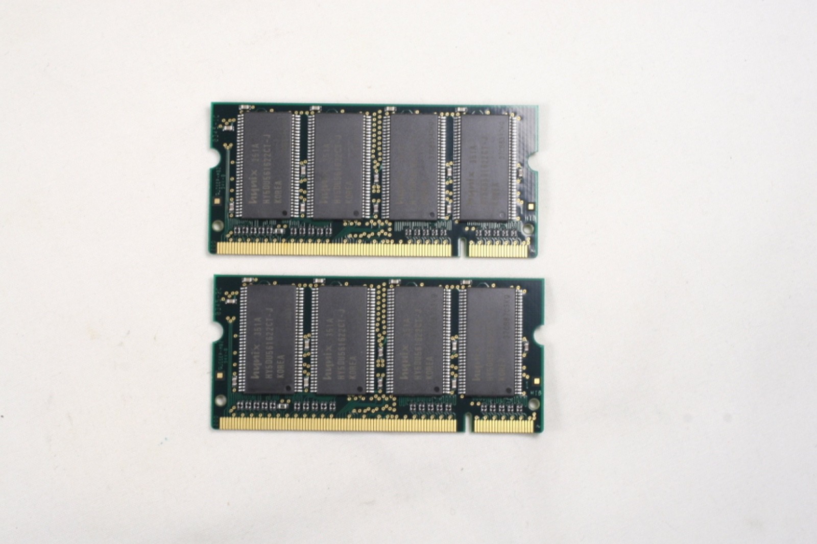 HYNIX 512MB (256MB x2) DDR 333MHz CL2.5 200-pin Memory PC2700S-25330