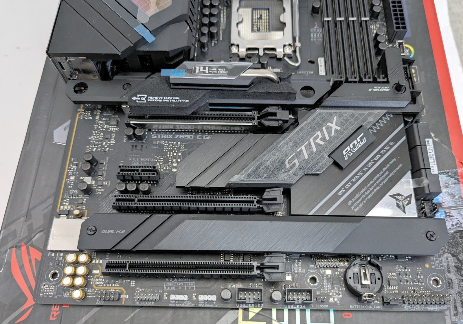ASUS ROG Strix Z690-E Gaming WiFi 6E LGA 1700 Motherboard NOT TESTED/UNKNOWN