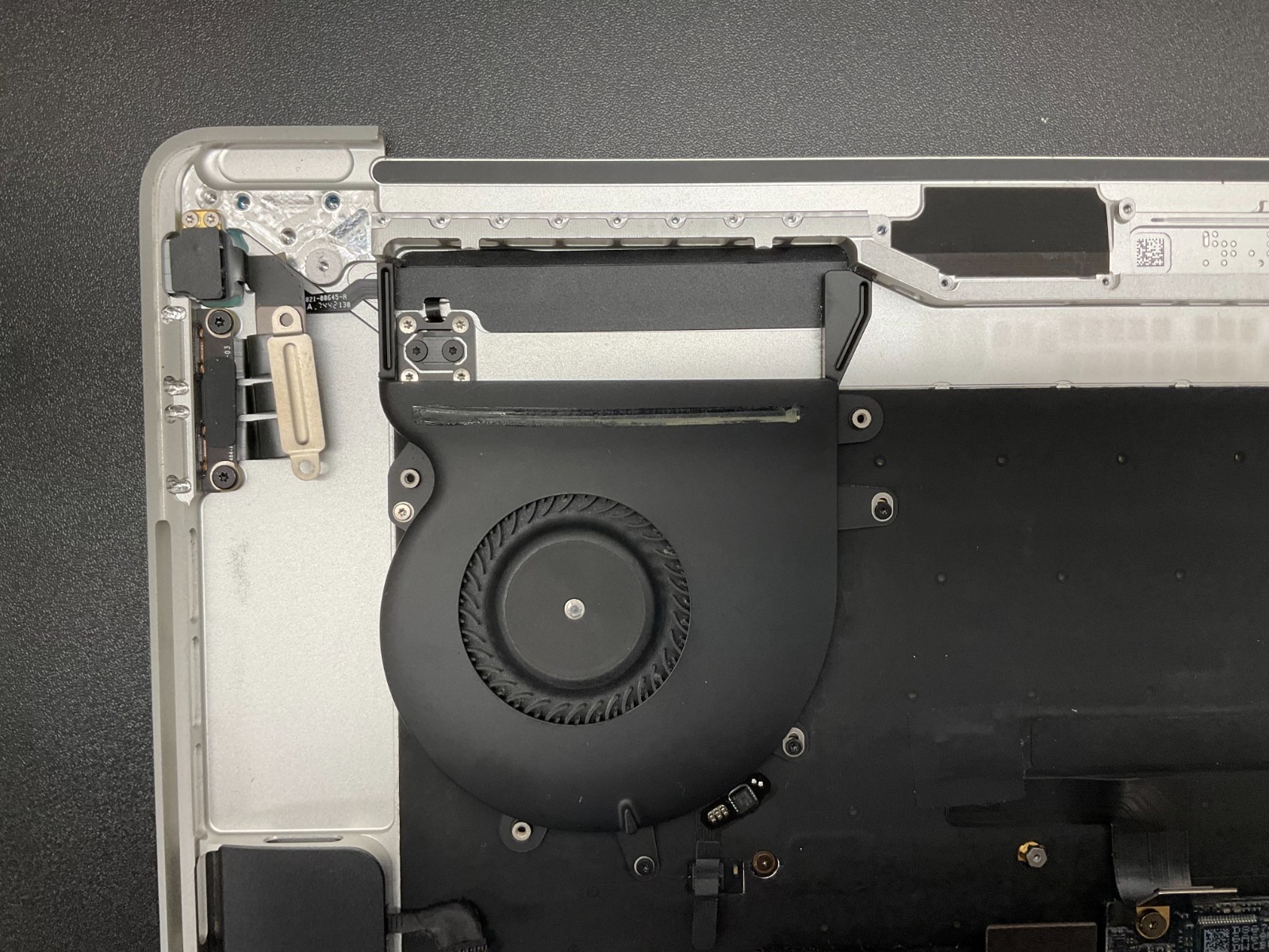MacBook Pro 15″ A1707 Top Case + Touchpad +Keyboard +Battery+Fan +Speaker
