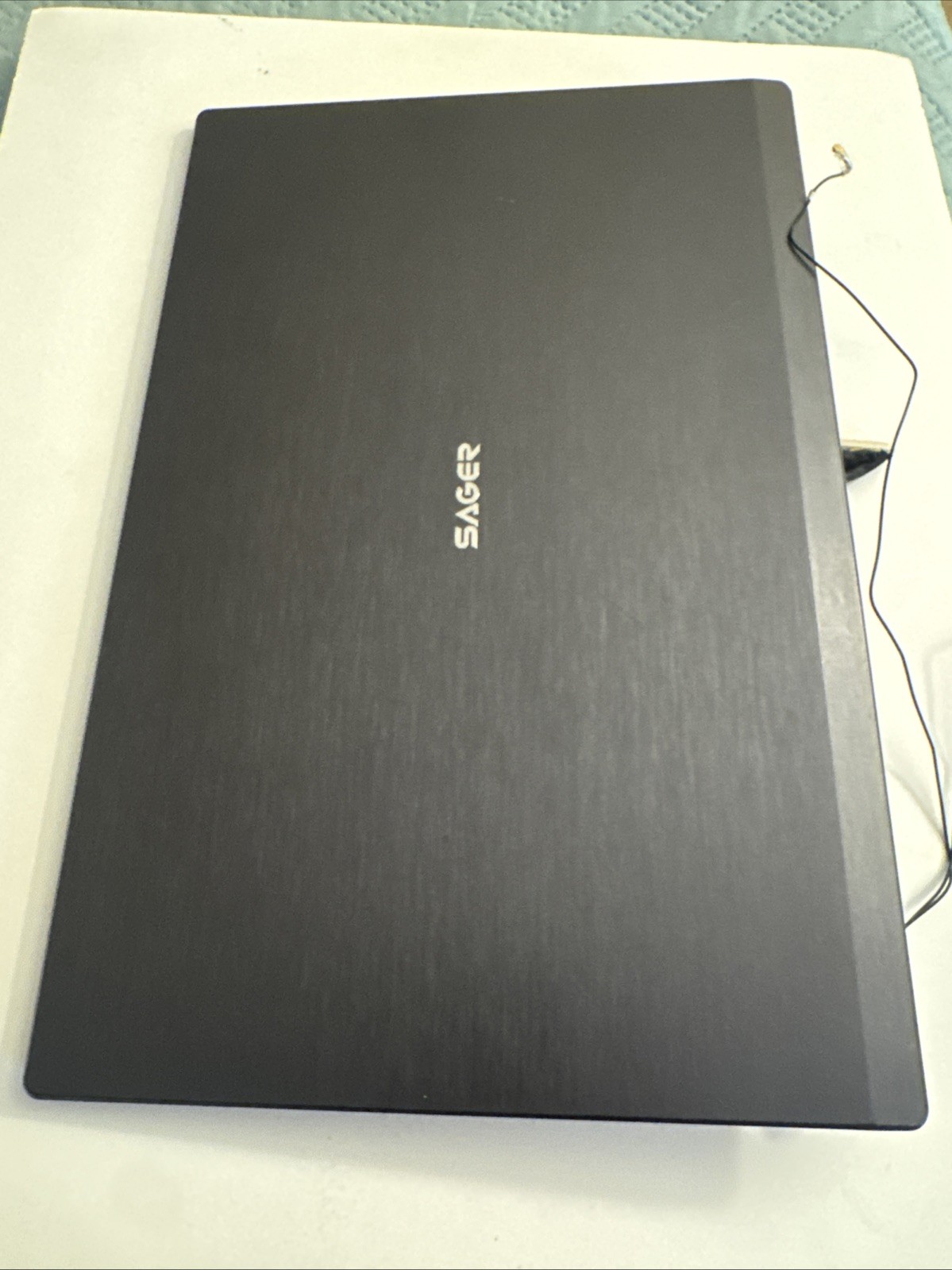 Sager Lotus 550-W650SZ 15.6″ Glossy LCD Screen Complete Assembly