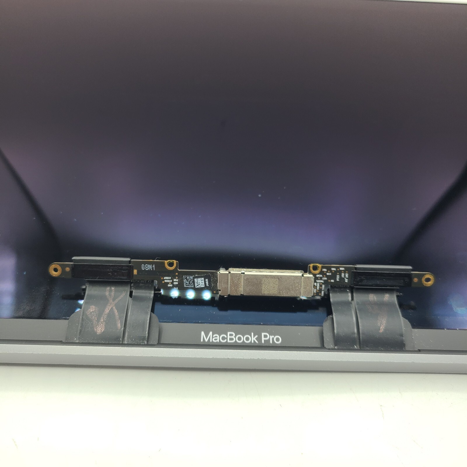 15″ MacBook Pro A1707 Silver 2016 2017 Display LCD Assembly / Defect Left Side