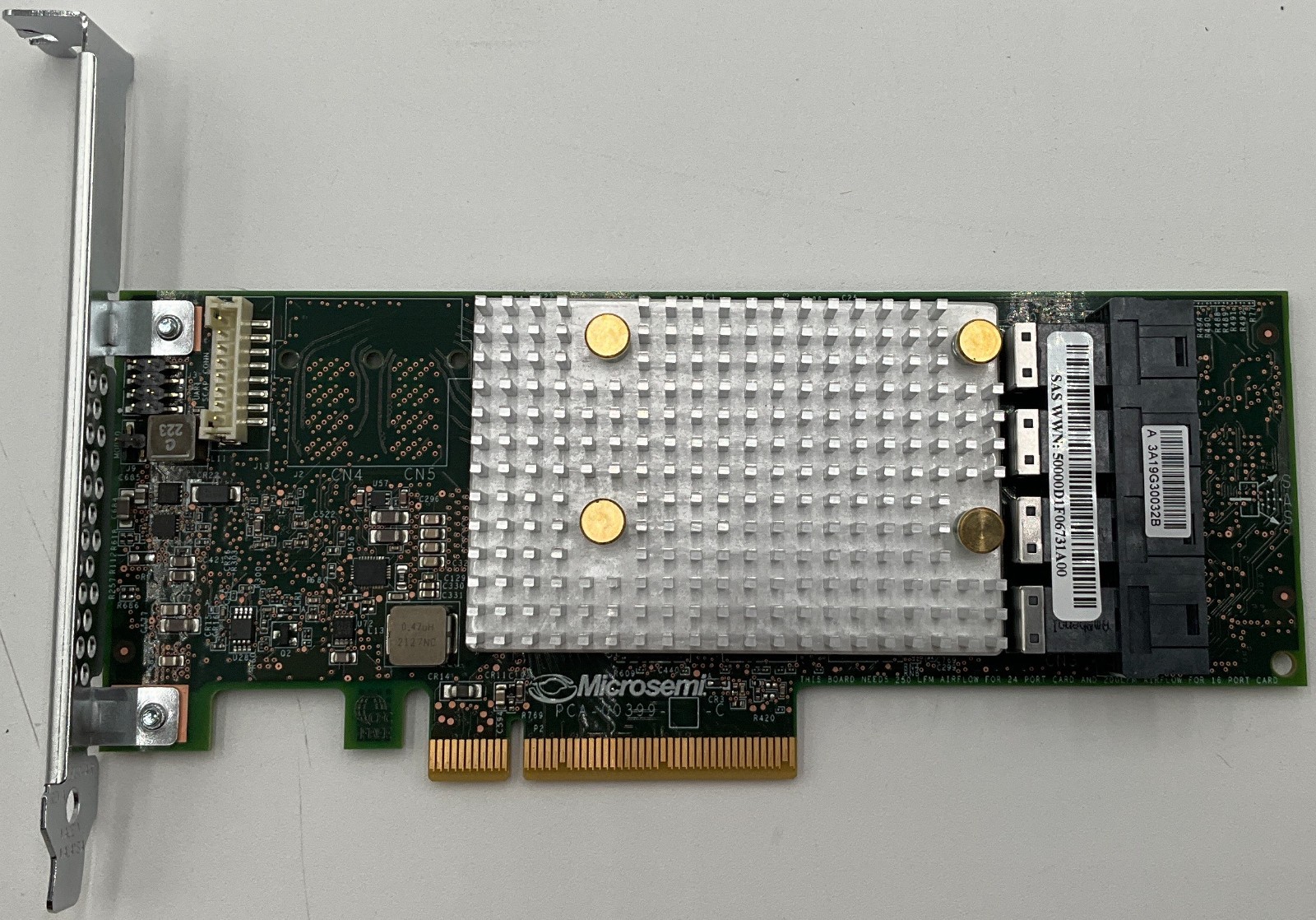 Microchip Technology Adaptec SmartRAID 3154-16i Adapter 12Gbps DDR4 2295000-R
