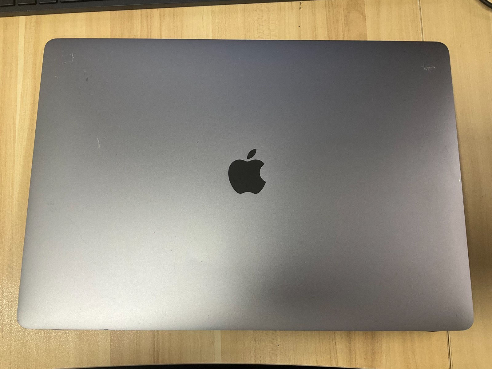 16″ Apple MacBook Pro 2019 Space Gray Full Display LCD Assembly A2141 | B Grade
