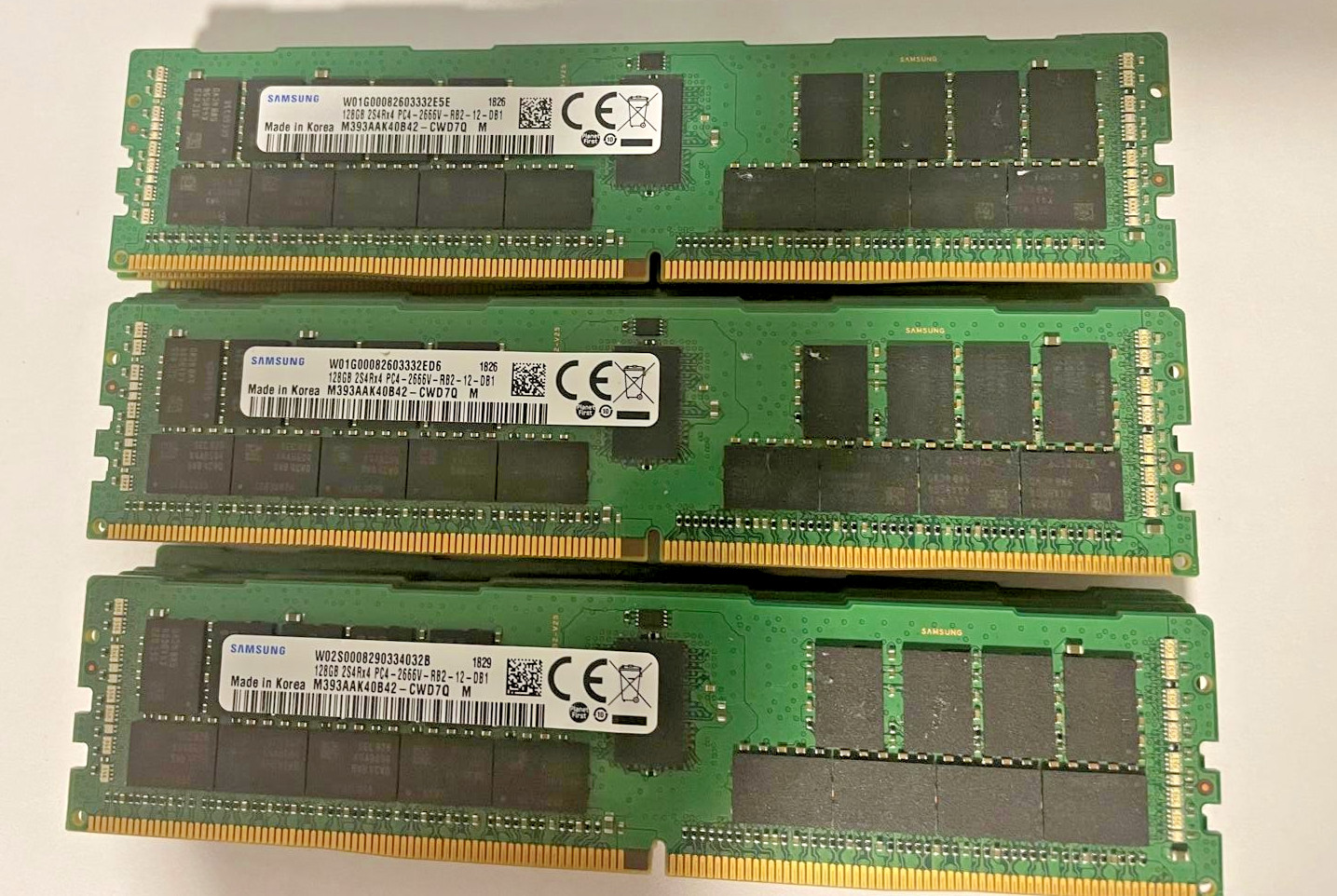 Samsung M393AAK40B42-CWD 128GB 8RX4 PC4-2666V DDR4-21300 Memory