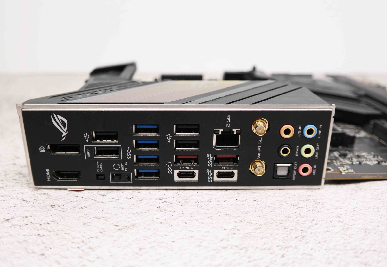 ASUS ROG Strix Z690-E Gaming WiFi LGA 1700 ATX Intel Motherboard BROKEN