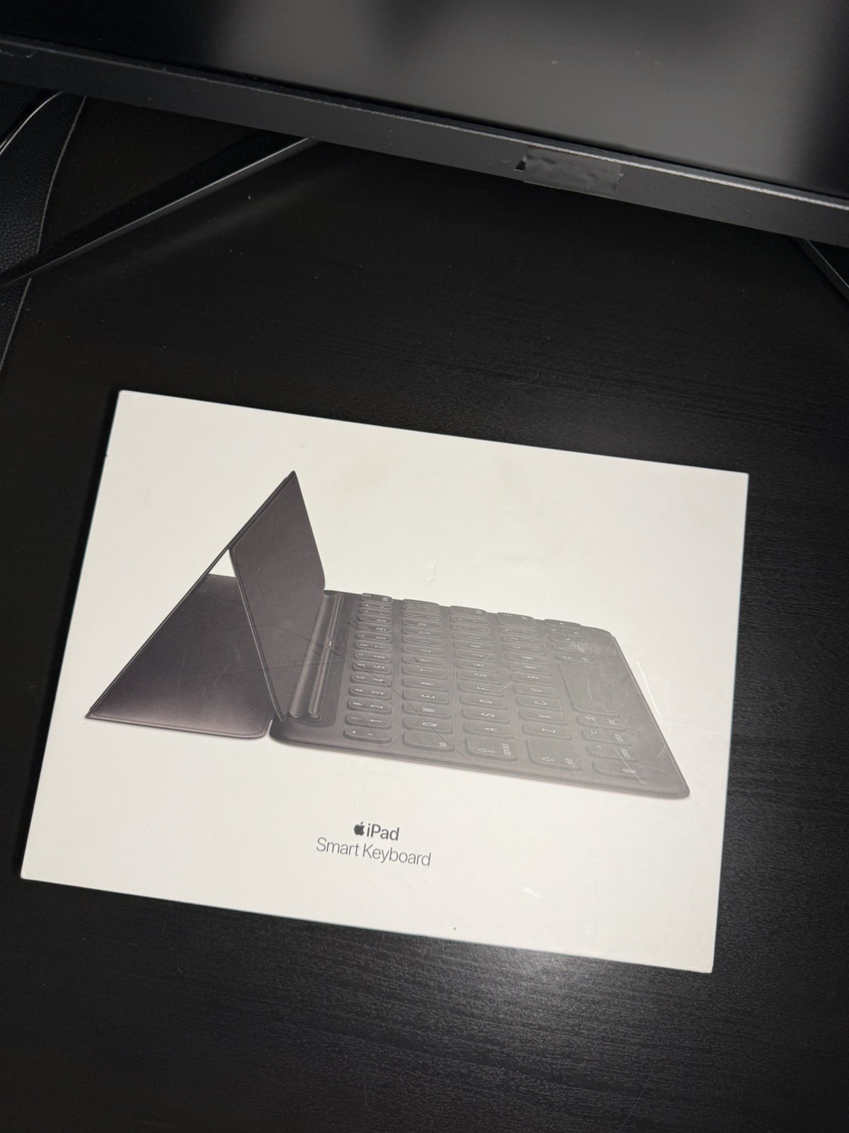 Apple iPad Smart Keyboard – 10.5” – EMPTY BOX- Keyboard Not Included – OEM Box