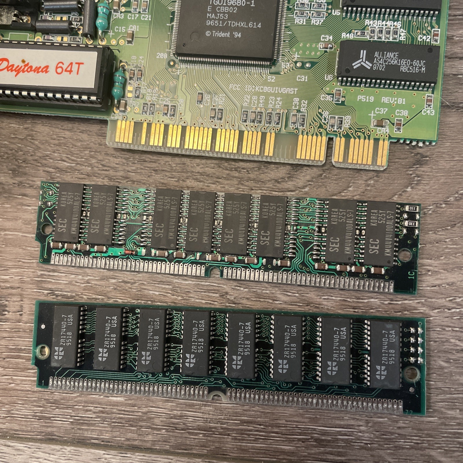 UNTESTED Gold SOYO SY-4SAW2 Intel 486 Motherboard Combo Trident Daytona 64T PCI