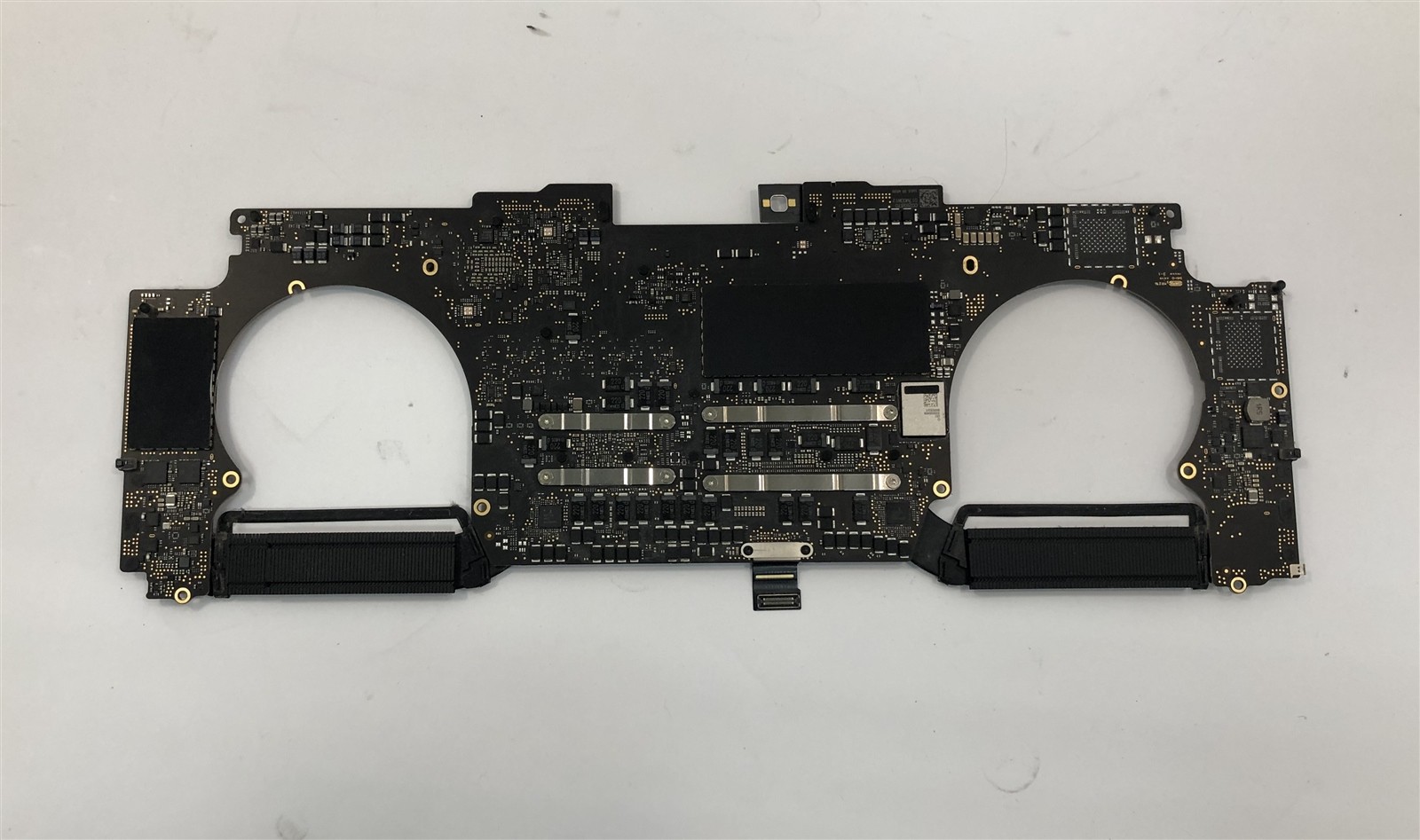 Apple MacBook Pro A1990 Logic Board i9-9880H 500GB 16GB 820-01814-A Radeon 560X